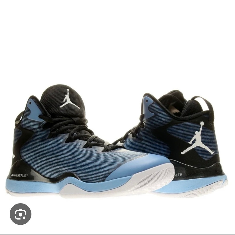 Nike Jordan Kids Sneakers in Blue and Black